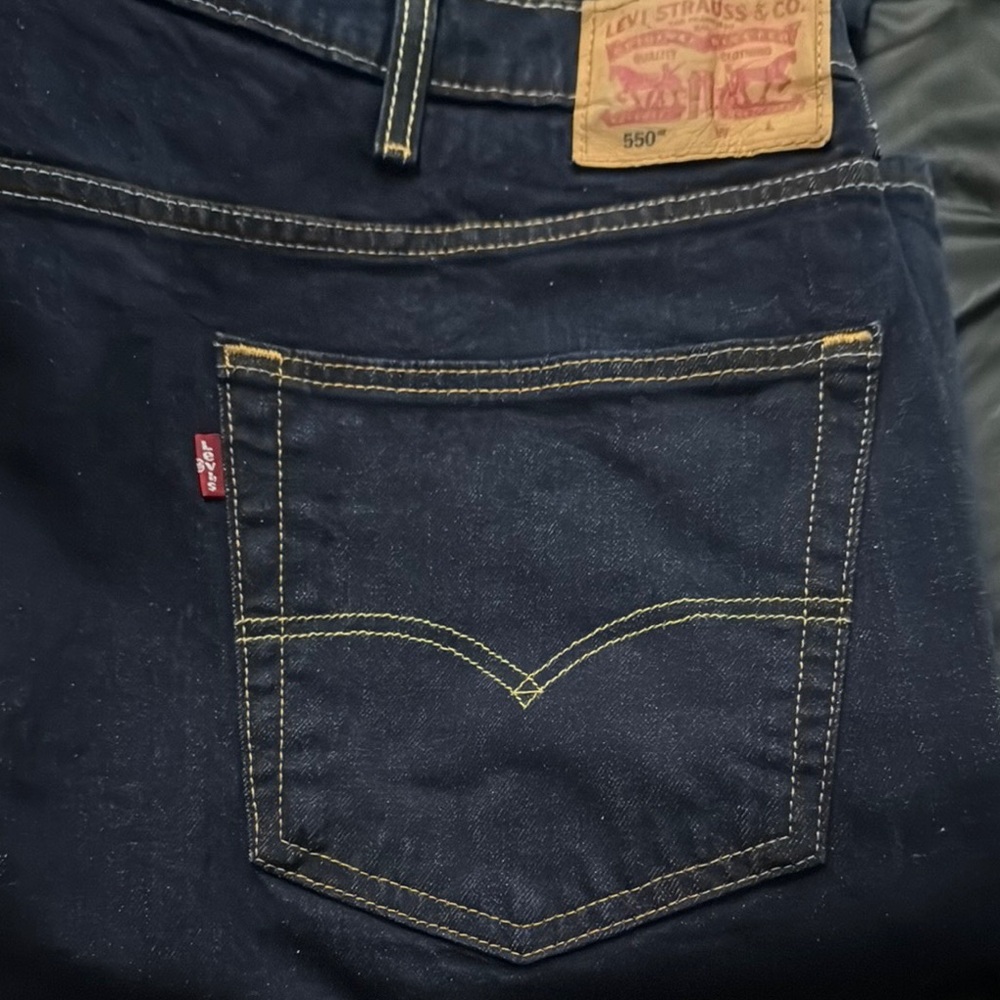 Levi's Black Relaxed Jeans with Classic Design